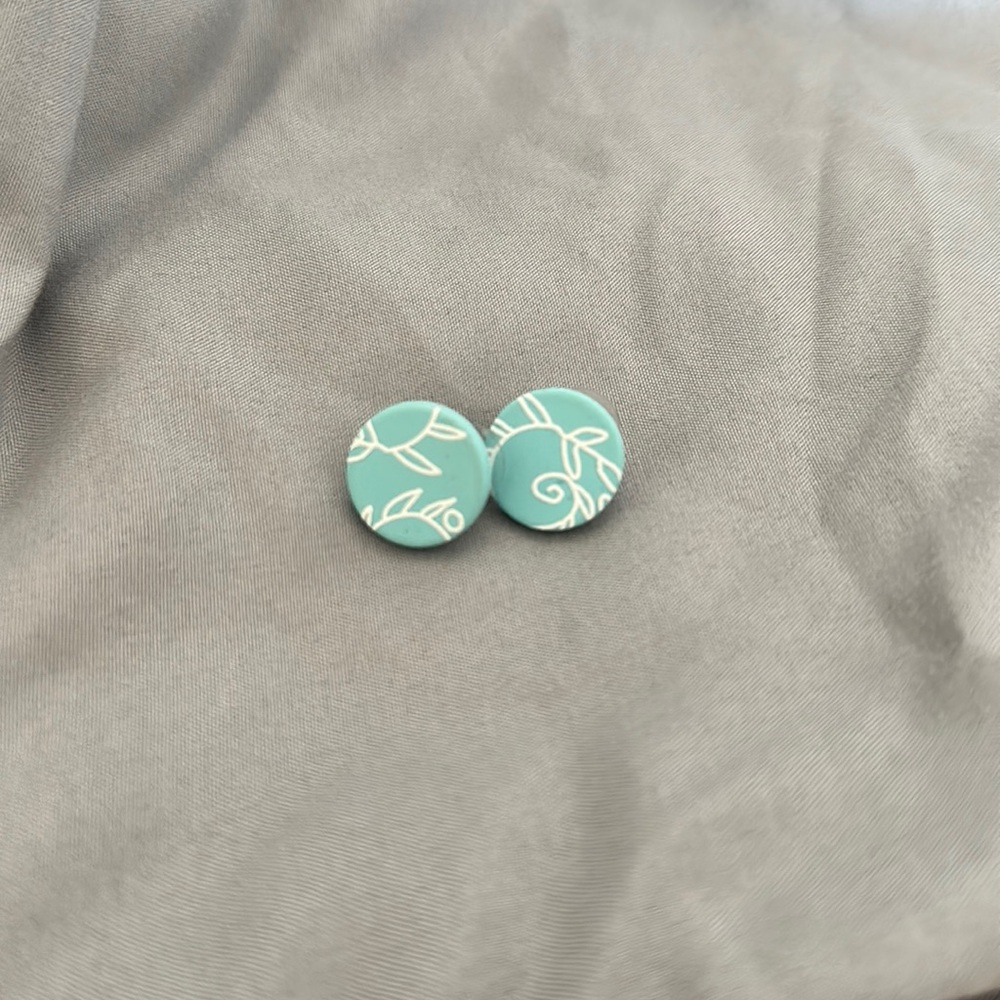 Clay round earrings
